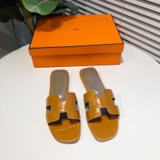 Hermes Slippers